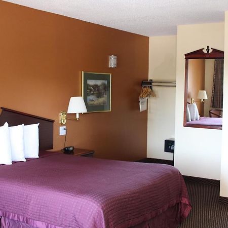 Knights Inn Сейлем Экстерьер фото