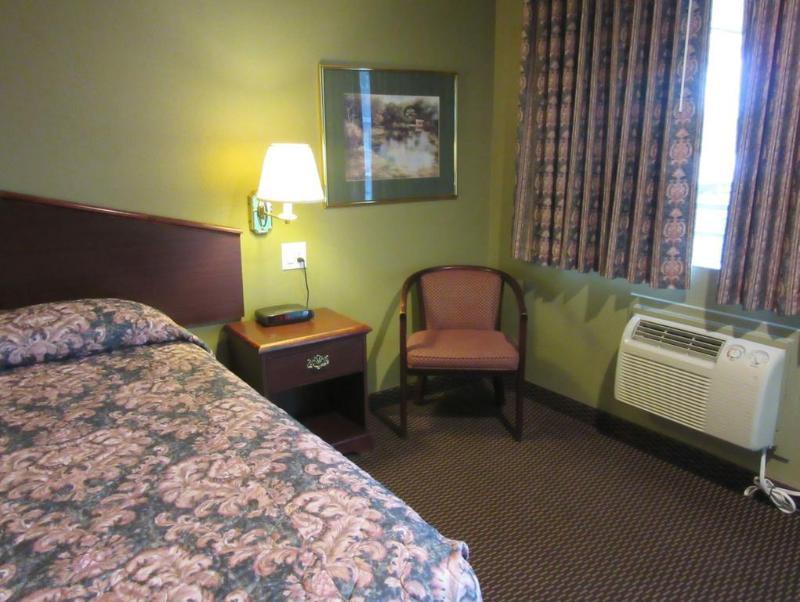 Knights Inn Сейлем Экстерьер фото
